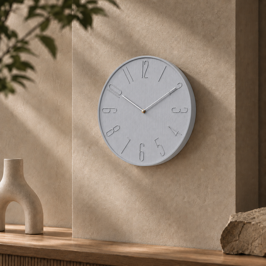 Relógio De Parede Minimalista Com Números Metálicos - Cinza
