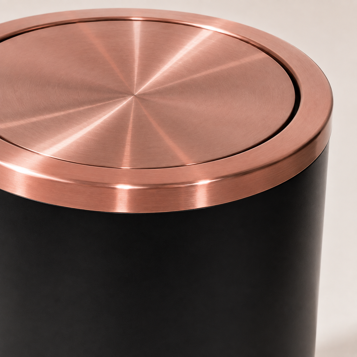 Lixeira Swing-Top Preta Em Aço Inox - 9 L