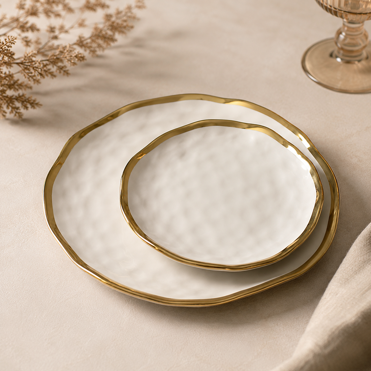 Prato Cerâmico Orgânico Borda Dourada - Ivory