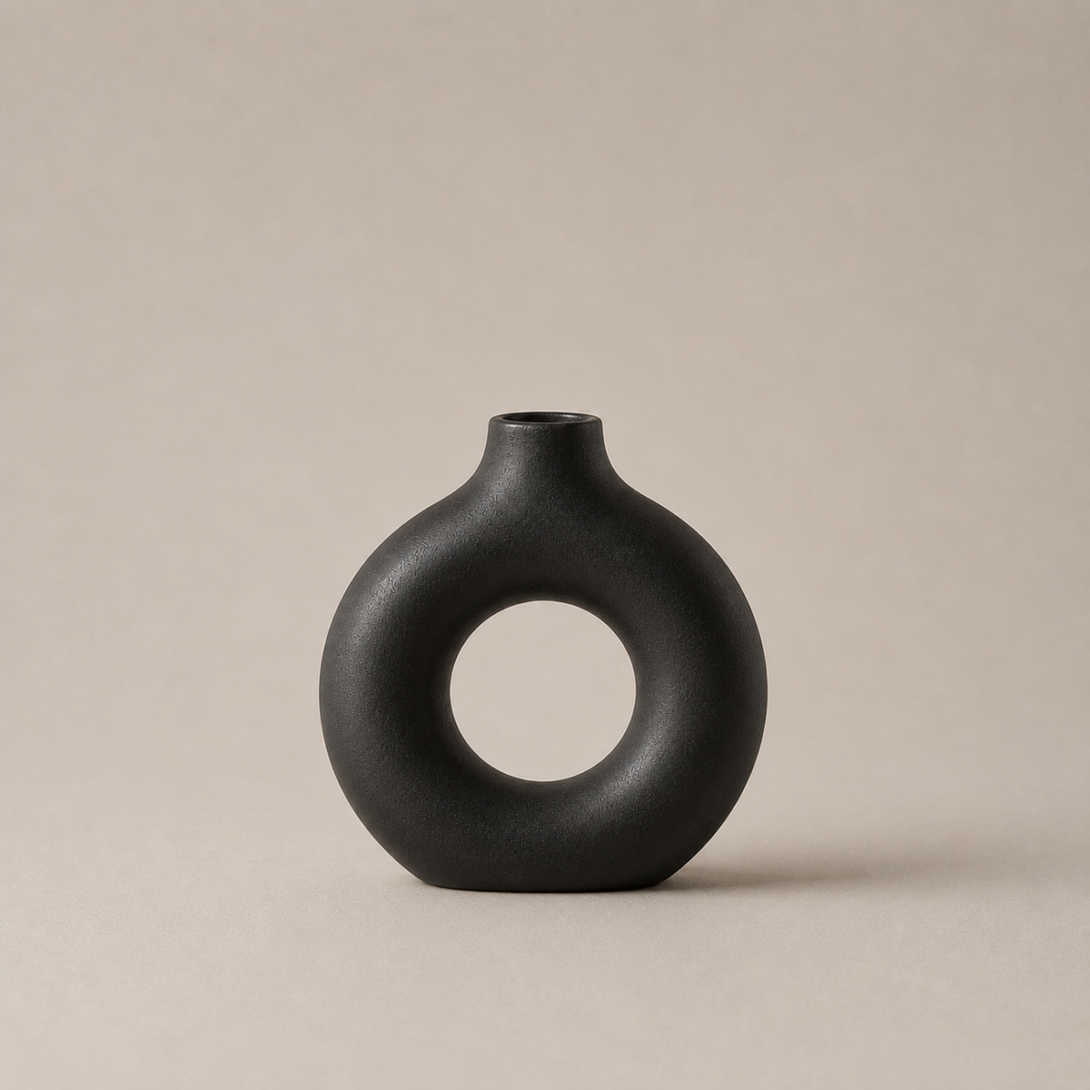 Vaso Escultural Orbe em Cerâmica - Preto Ônix